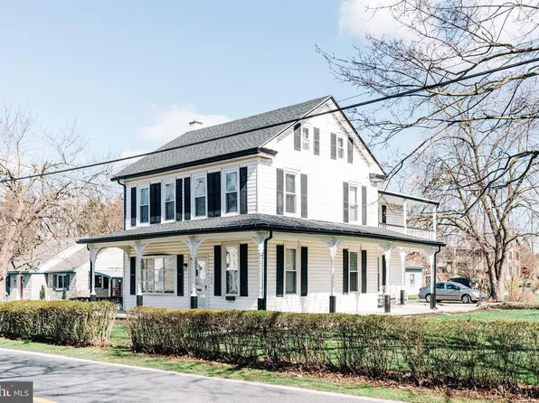 149 W Broad St, Landisville, PA 17538