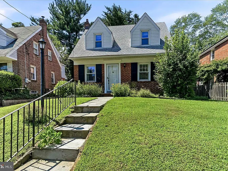 416 Valley View Rd — Photo 1
