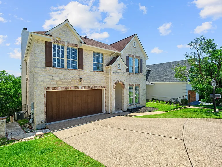 5004 Valburn Ct — Photo 3