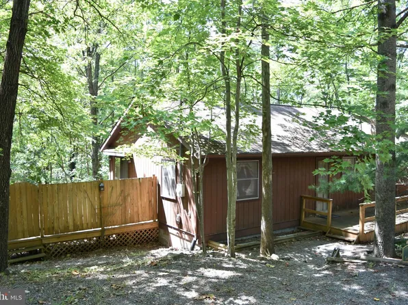 250 Shady Brook Dr, Berkeley Springs, WV 25411