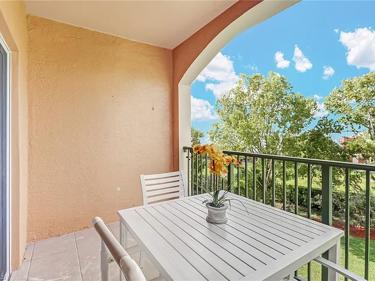 1190 Wildwood Lakes Blvd #306 — Photo 3
