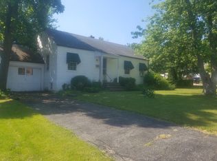 10260 Saint Richard Ln, Saint Ann, MO 63074