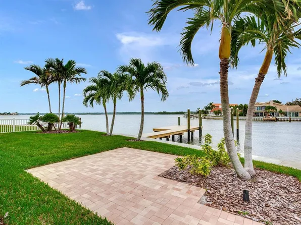 16113 5th St E, Redington Beach, FL 33708