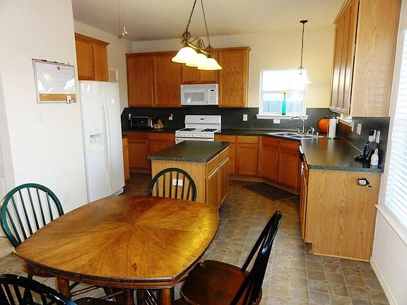4th image of 2501 Lexington Ct