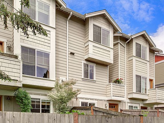 2nd image of 12046 B 33rd Ave NE