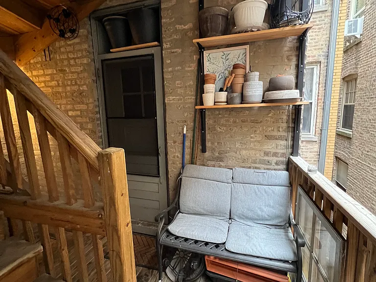 2423 W Lunt Ave #1 — Photo 9
