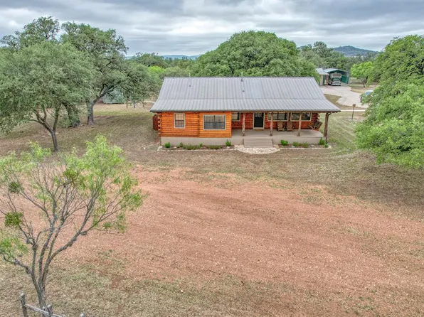 569 Kahn Rd, Rio Frio, TX 78879