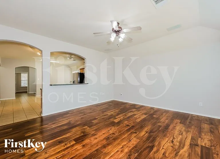 8028 Plateau Dr — Photo 3