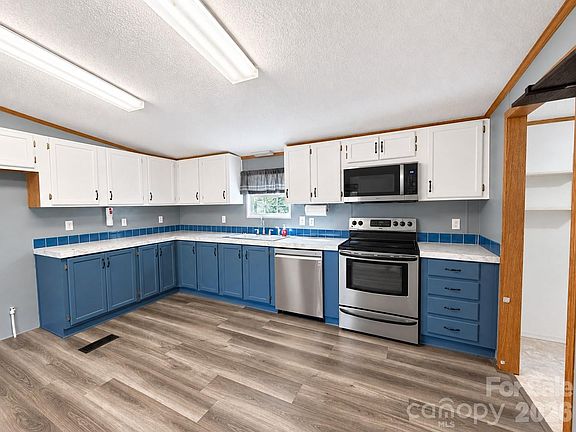 5th image of 599 Preston Brooks Dr