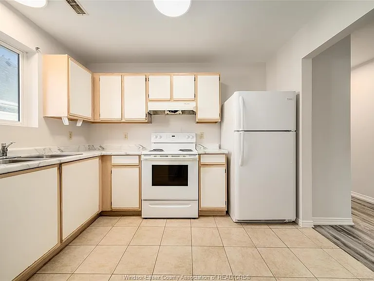 1970 Daytona Ave #2 — Photo 9