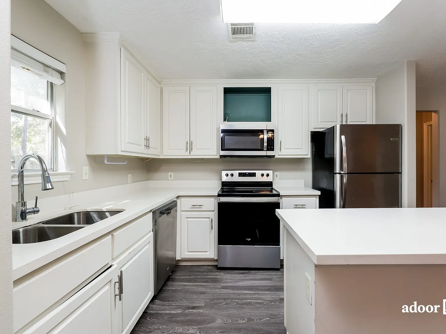 3 bed, 2.0 bath, 1264 sqft, $1,575 — Photo 4