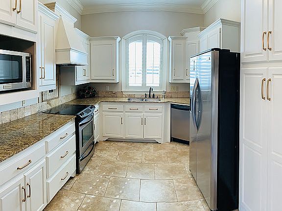 2nd image of 301 Beaufort Cir