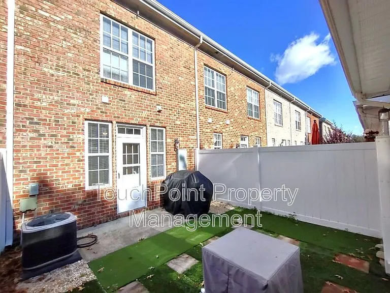 8606 Beaver Creek Dr — Photo 20