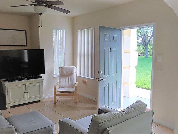 2nd image of 136 SW Peacock Blvd APT 19-103