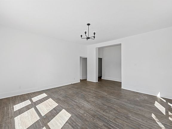 4th image of 1825 Lyle Ave