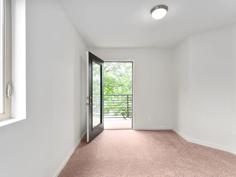 2155 S Logan St #2155 — Photo 29