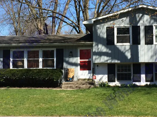 1804 Rebecca Dr, Champaign, IL 61821