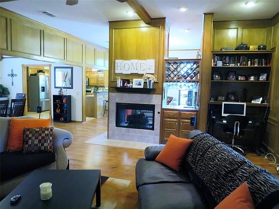 4th image of 421 Glen Canyon Dr