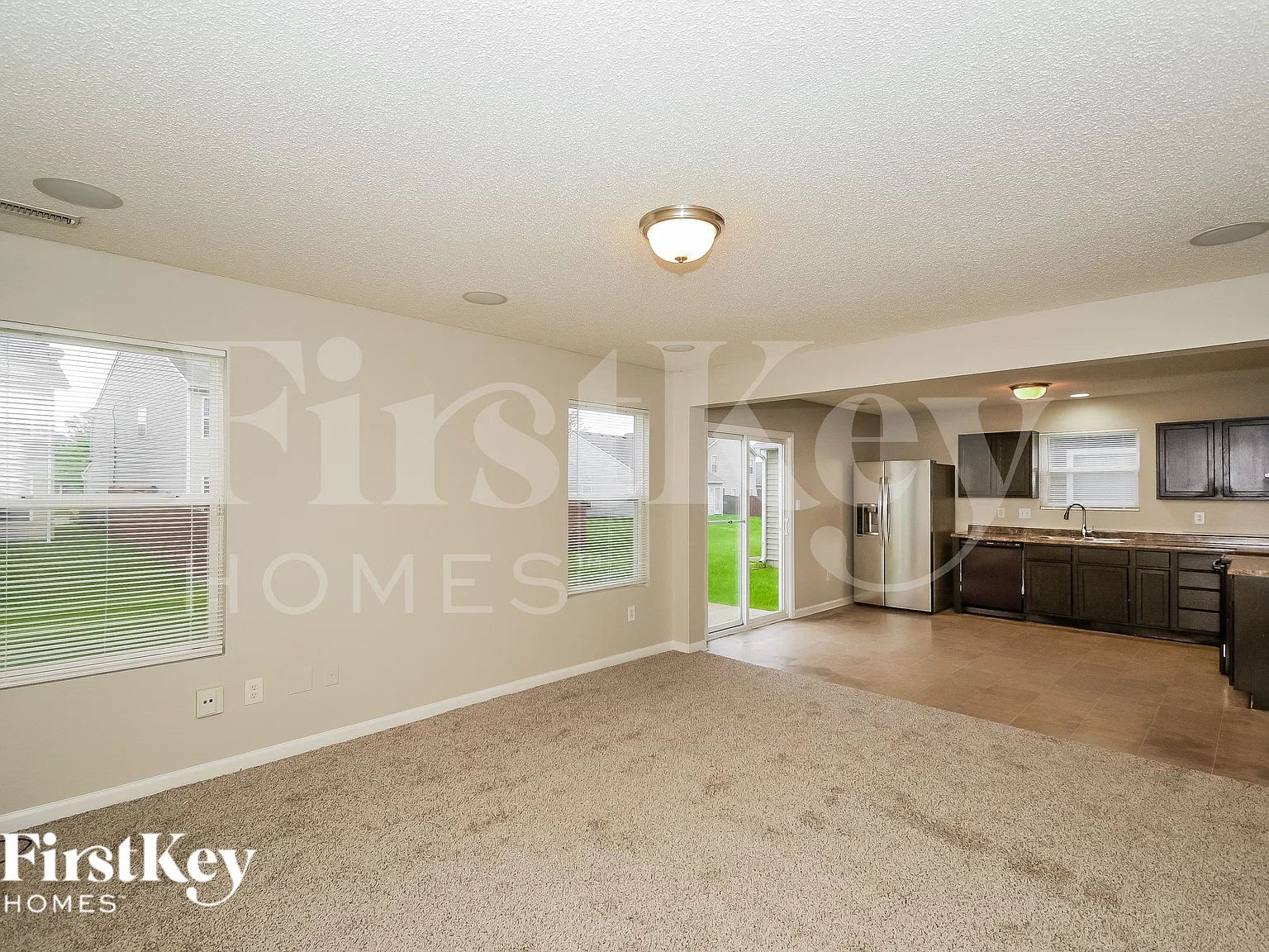 4 bed, 2.5 bath, 1992 sqft, $2,285 — Photo 4