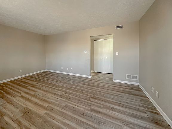 4th image of 4701 Gladstone St #4717