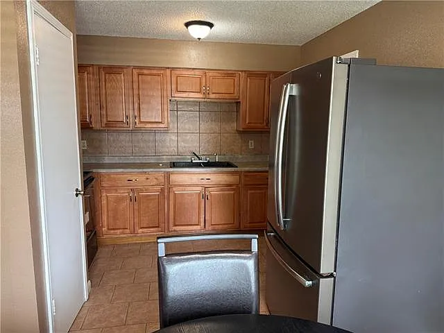 3 bed, 2.0 bath, 1500 sqft, $1,500 — Photo 2