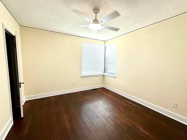 1501 Main St — Photo 4
