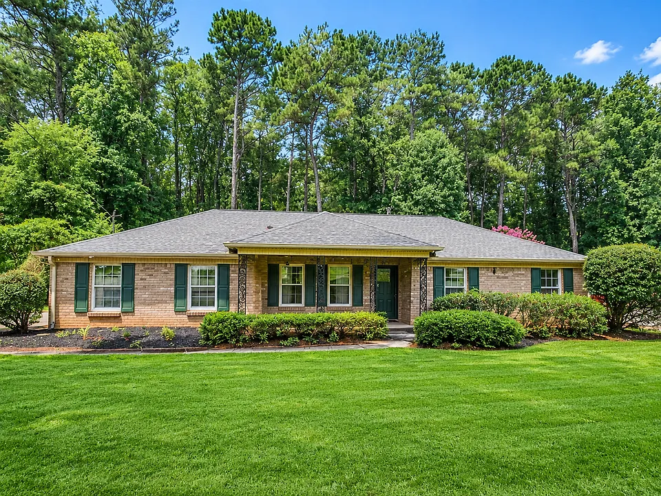 1397 Ridgewood Dr SW