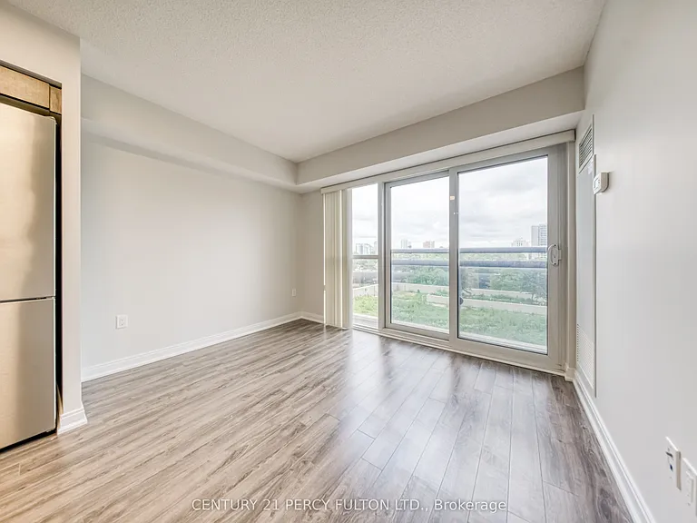 275 Village Green Sq #420 — Photo 12