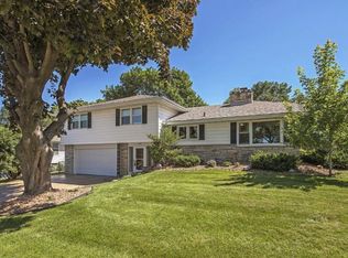 4713 School Rd, Edina, MN 55424