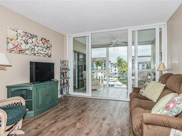 805 River Point DR #202C, NAPLES, FL 34102