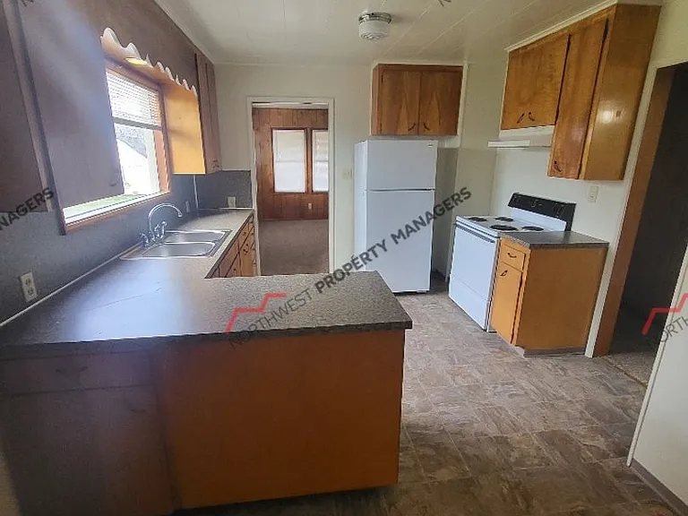 629 NW Hawthorne Pl — Photo 10
