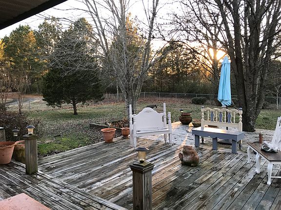 3rd image of 30 Boulder Dr
