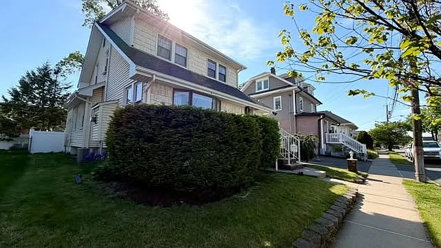 49 Orange Ave — Photo 3