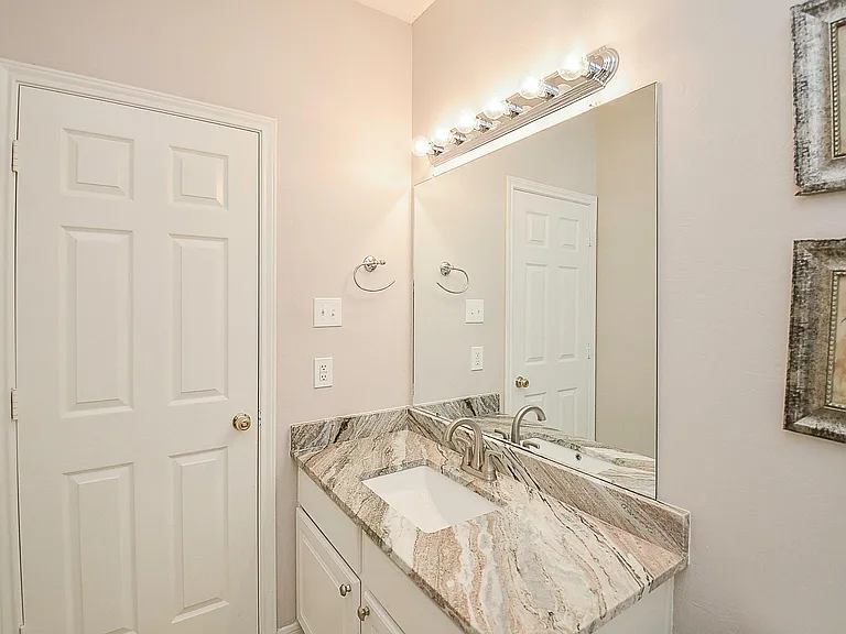 14618 Rochelle Ct — Photo 19