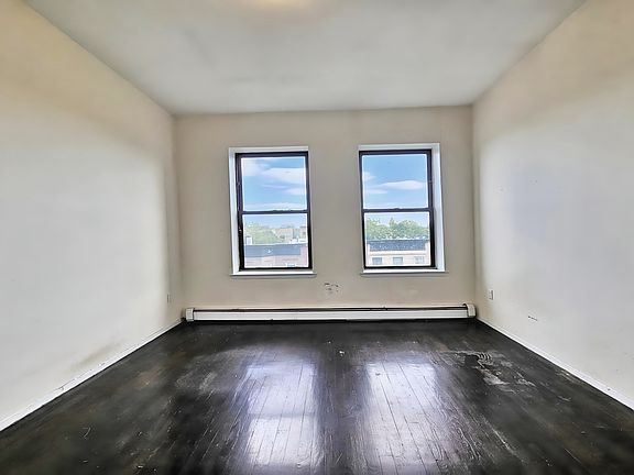 5th image of 927 Putnam Ave APT 4f