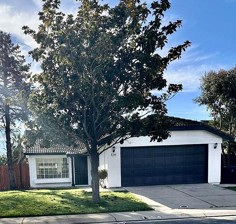 1st image of 1054 Klemeyer Cir
