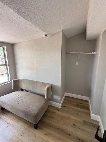 Additional Seating + Closet Space - Plato Ave