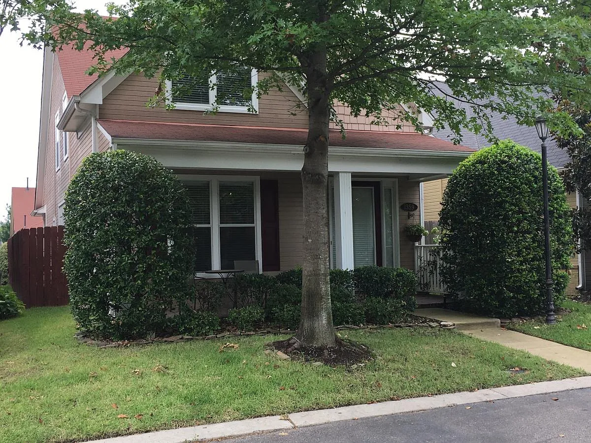 Building Photo - 1359 Island Town Dr