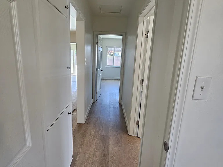 8552 Devenir Ave — Photo 15