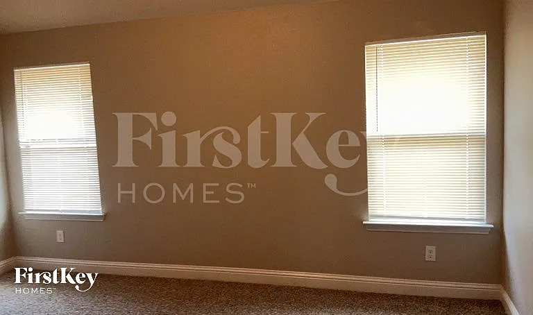 610 Canvas Ct — Photo 5