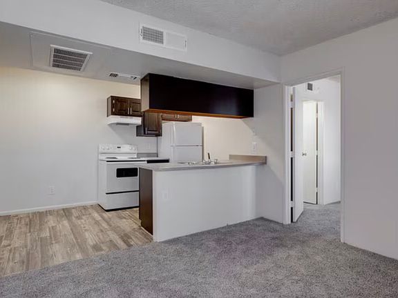 2nd image of 2080 N Trekell Rd #1