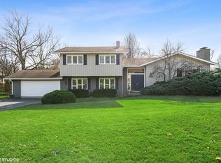 21W761 Dorchester Ct, Glen Ellyn, IL 60137