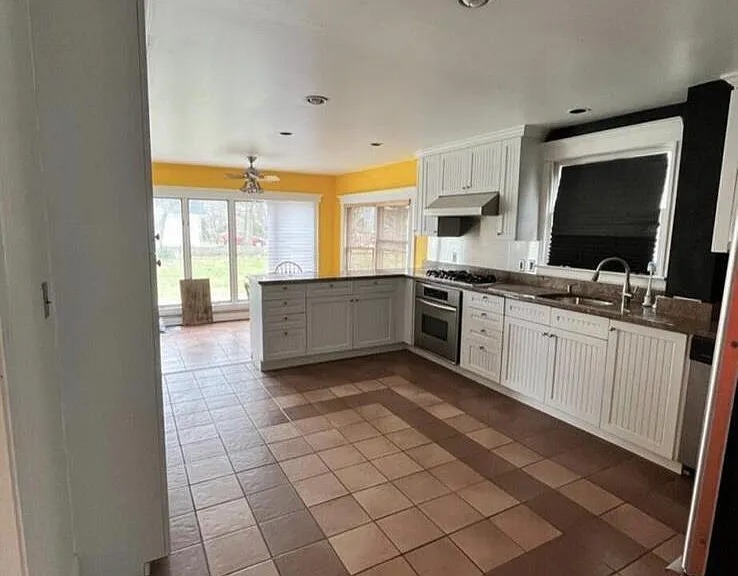 294 Roosevelt Ave — Photo 5