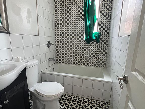 5th image of 943 E 223rd St #2F