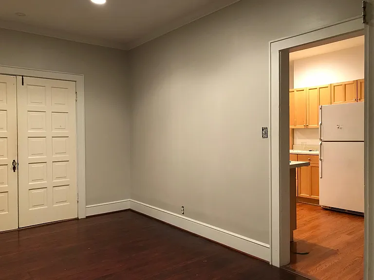 503 W Alabama Ave — Photo 2