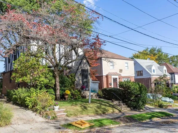 17619 80th Dr, Jamaica, NY 11432