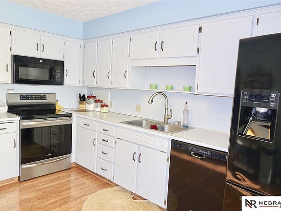 3rd image of 2303 Willow Cir