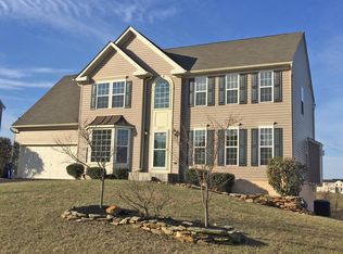 2257 Water Garden Dr, Hanover, PA 17331