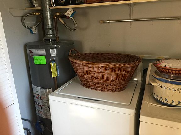 4th image of 615 Welborn St
