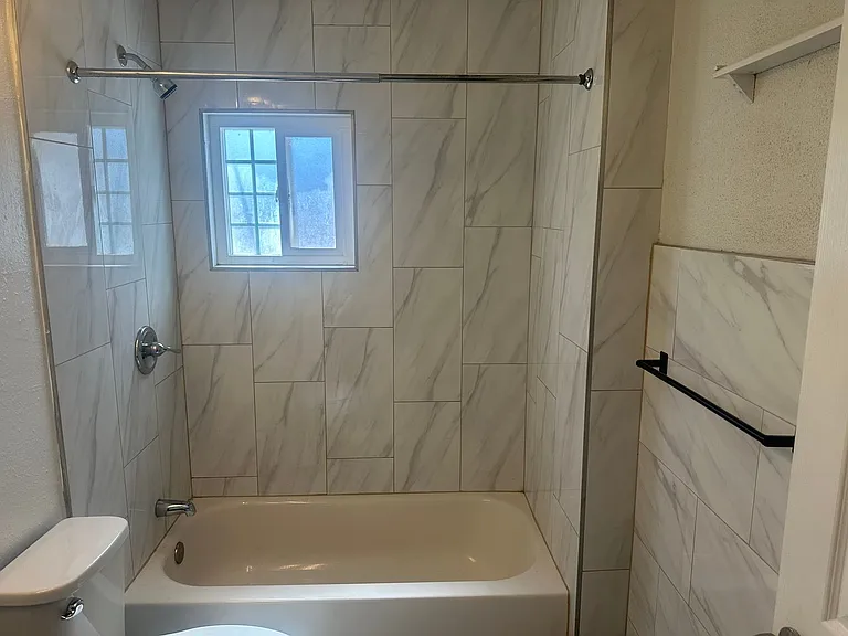 1315 Oakwood Ave — Photo 32